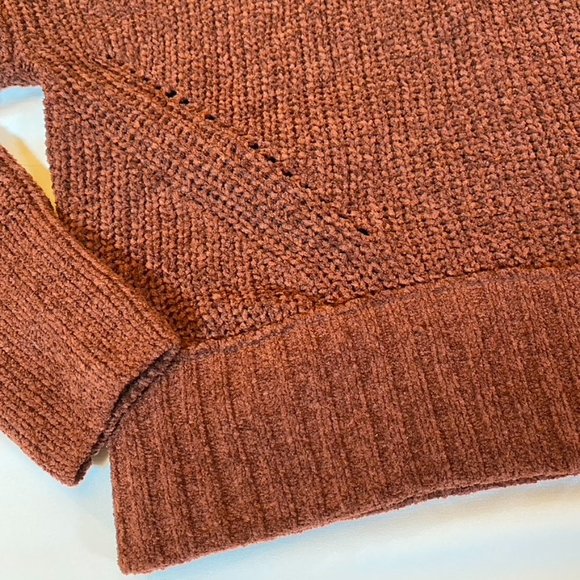 Yummy Chocolate Brown Pink Rose high neck cropped sweater Size Small - Picture 3 of 10